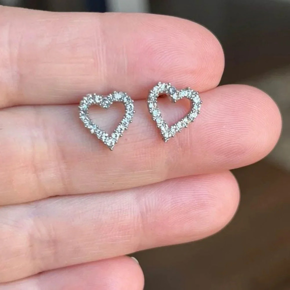 brand new BEAUTIFUL cubic zirconia heart shaped S925 silver earrings Valentines - Picture 1 of 5